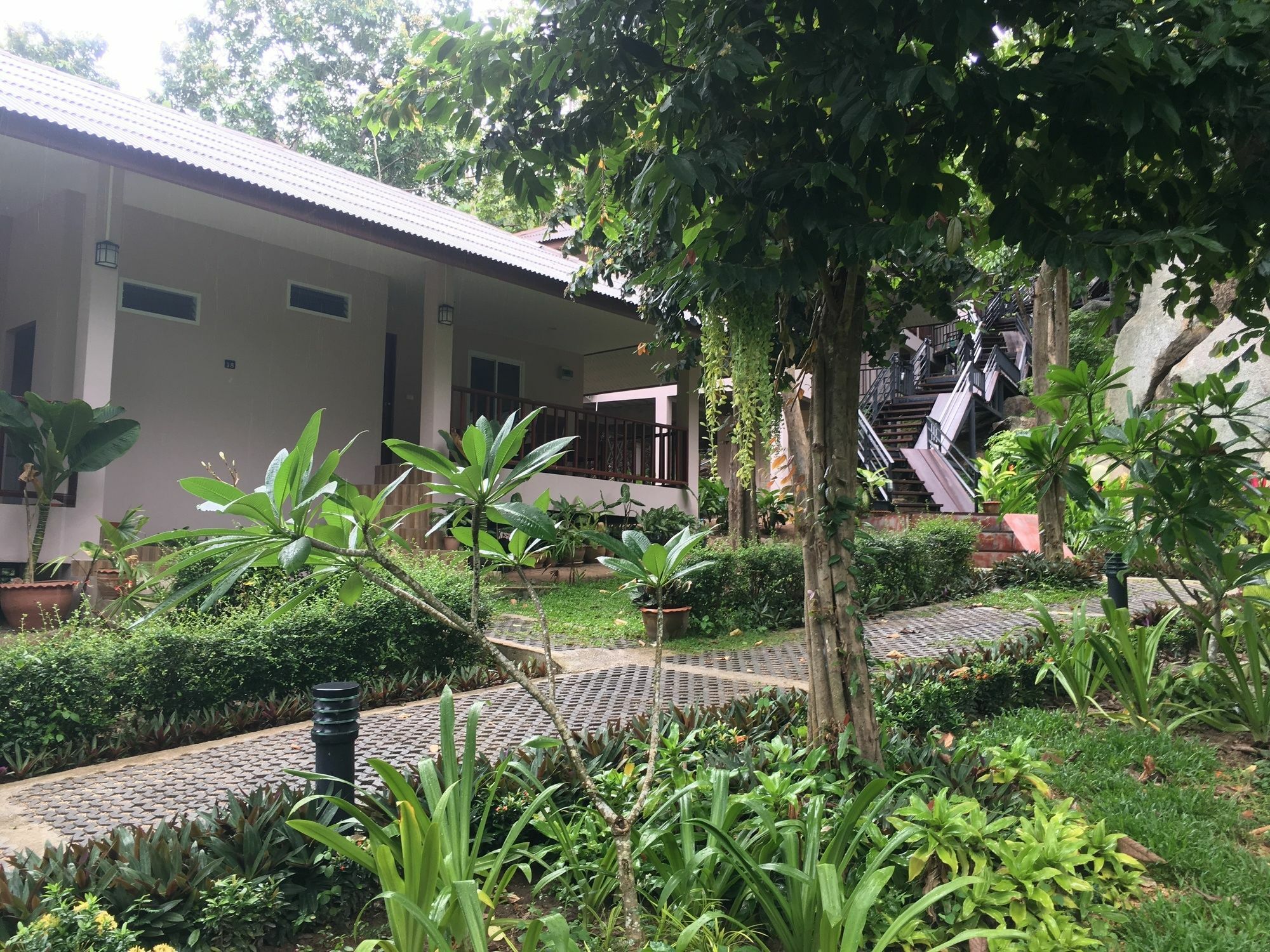 The Fisherman'S Chalet Natien Beach  Exterior photo